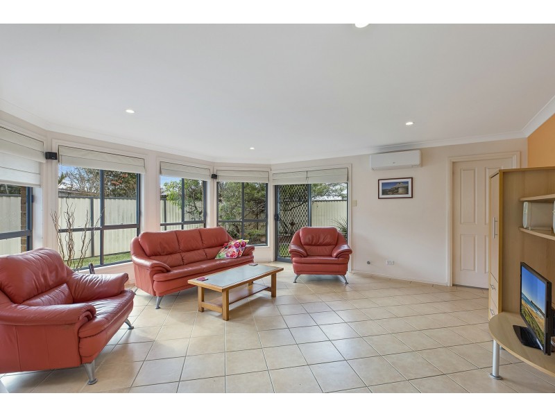 6 Brooke Avenue, Killarney Vale NSW 2261