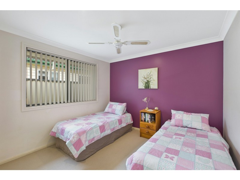 6 Brooke Avenue, Killarney Vale NSW 2261