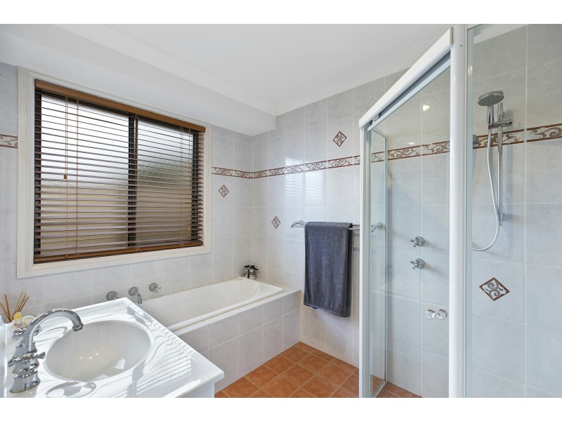 6 Brooke Avenue, Killarney Vale NSW 2261