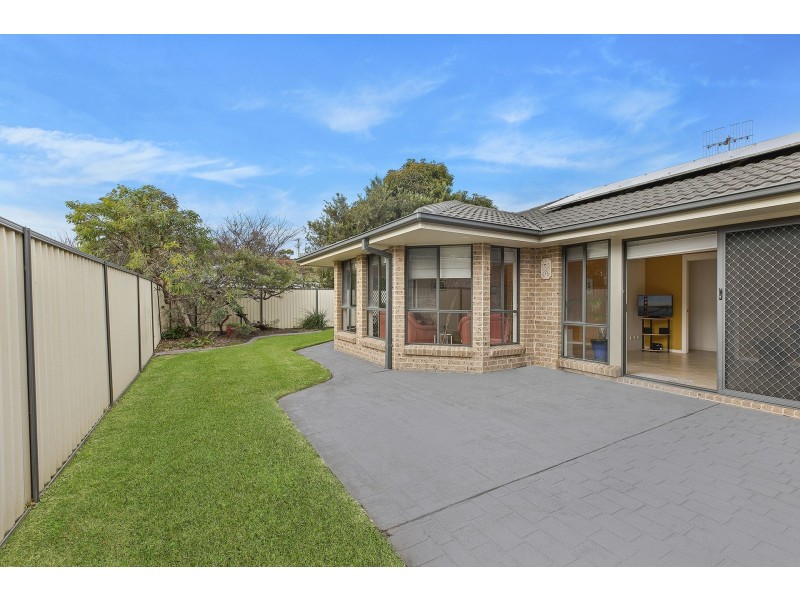 6 Brooke Avenue, Killarney Vale NSW 2261