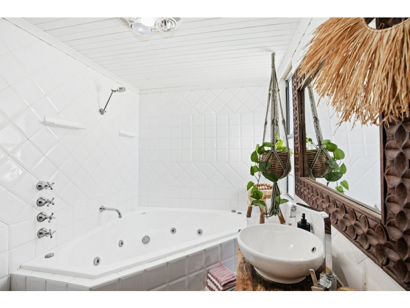 17 George Hely Crescent,, Killarney Vale NSW 2261