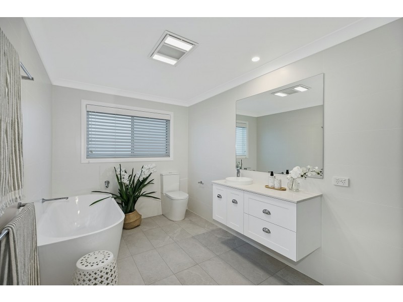 61 Geoffrey Road, Chittaway Point NSW 2261
