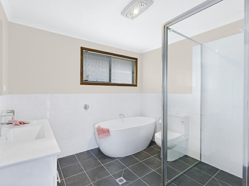 42 Seawind Terrace, Berkeley Vale NSW 2261