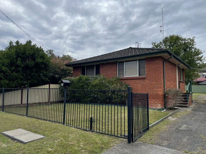 50 Clare Crescent, Berkeley Vale NSW 2261