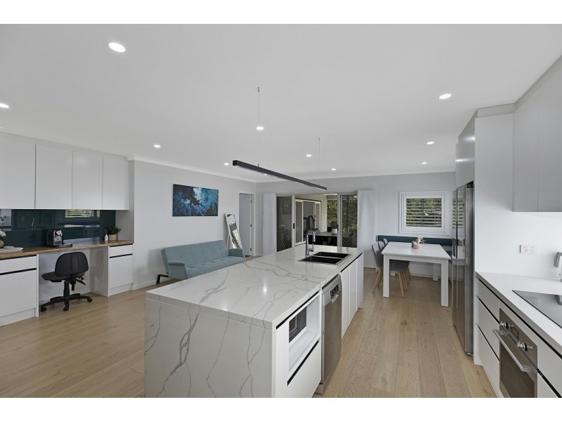 27 Brooke Avenue, Killarney Vale NSW 2261