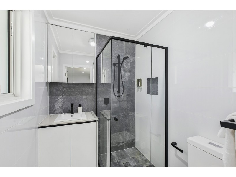 27 Brooke Avenue, Killarney Vale NSW 2261