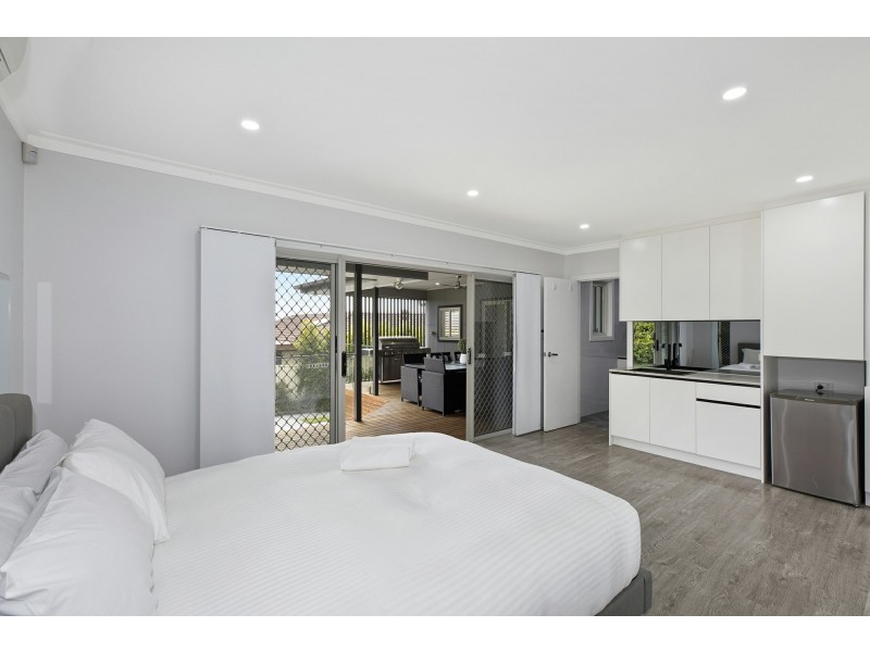 27 Brooke Avenue, Killarney Vale NSW 2261