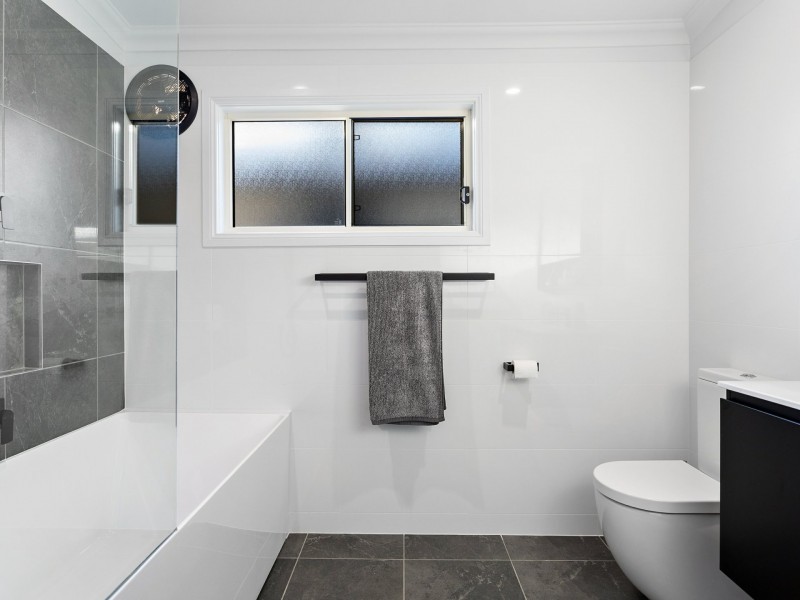 12 Robertson Road, Killarney Vale NSW 2261
