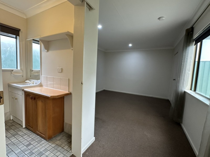 75 Brooke Avenue, Killarney Vale NSW 2261