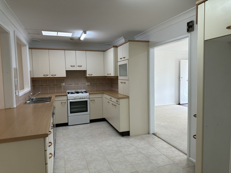 8 Cook Road, Killarney Vale NSW 2261