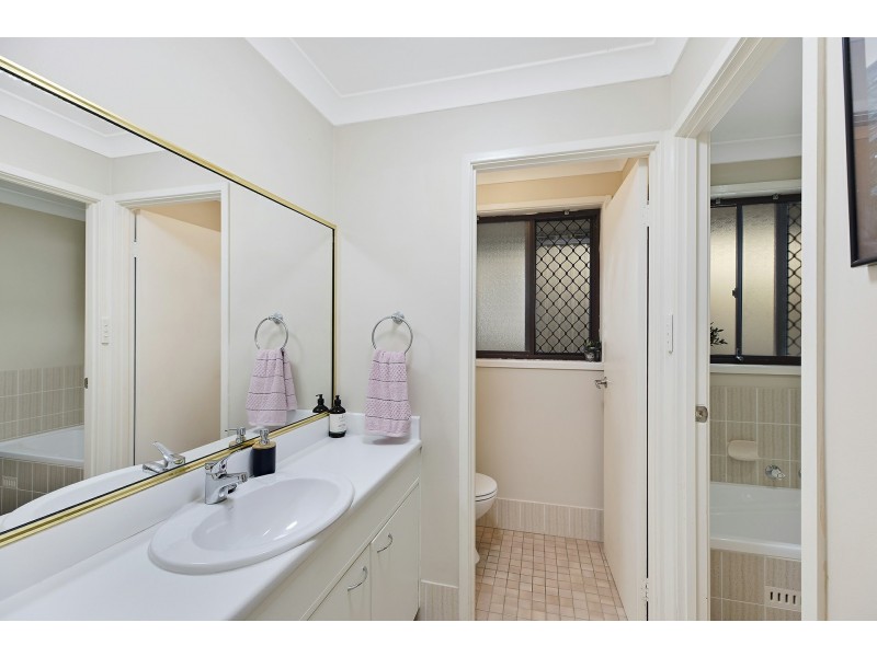 1 Castle Close, Killarney Vale NSW 2261