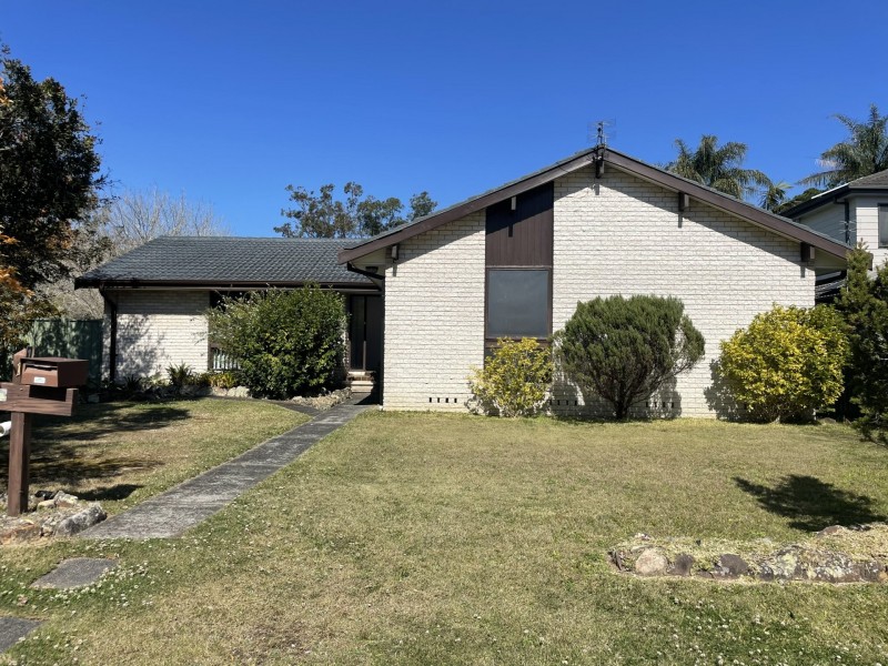 1 Bayline Drive, Point Clare NSW 2250