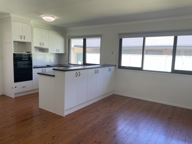 1 Bayline Drive, Point Clare NSW 2250