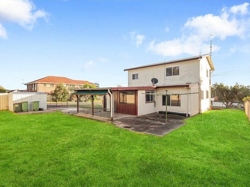 28 Trelawney Street, Killarney Vale NSW 2261