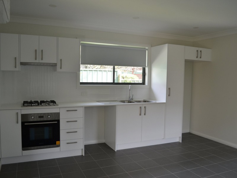 4 Byarong Avenue, Point Clare NSW 2250