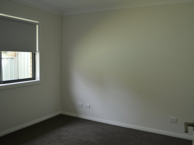 4 Byarong Avenue, Point Clare NSW 2250