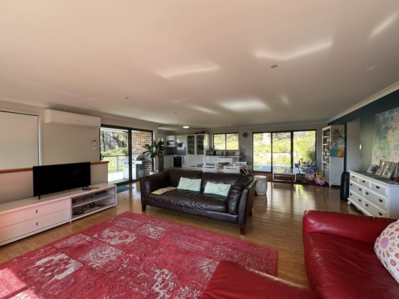 4 Hillview Crescent, Tuggerah NSW 2259