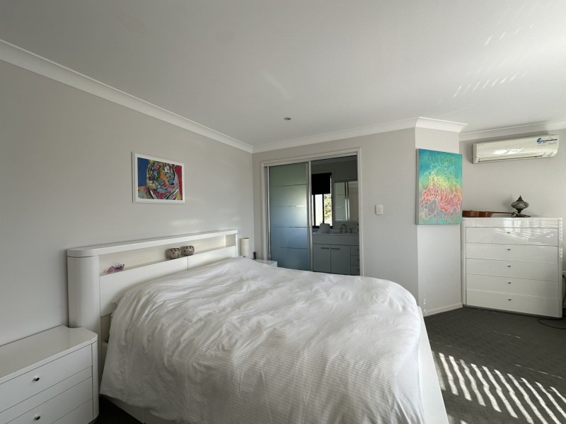 4 Hillview Crescent, Tuggerah NSW 2259