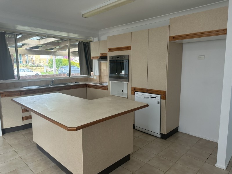 27 Sirius Avenue, Bateau Bay NSW 2261