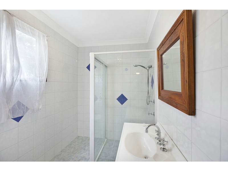 89 Kerry Crescent, Berkeley Vale NSW 2261