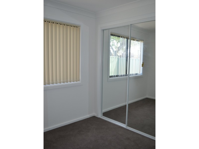 35a Kathleen White Crescent, Killarney Vale NSW 2261