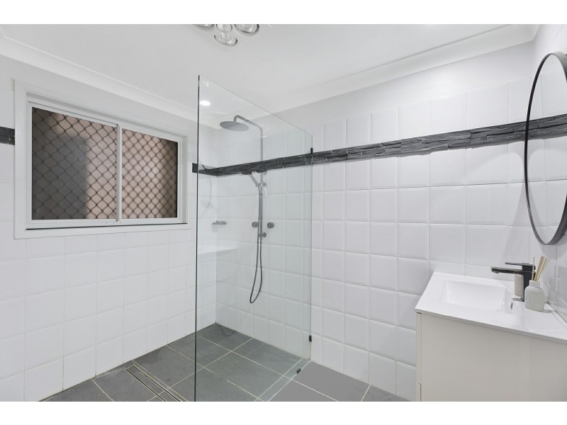 85 Platypus Road, Berkeley Vale NSW 2261