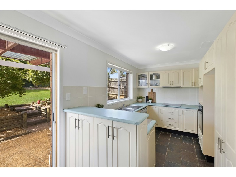 15 Pendant Pde, Killarney Vale NSW 2261