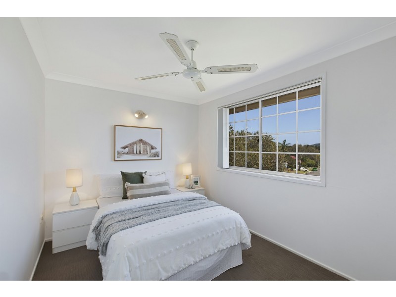 15 Pendant Pde, Killarney Vale NSW 2261