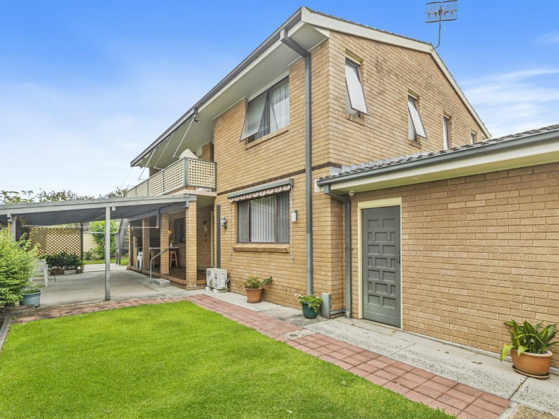 4 George Hely Crescent, Killarney Vale NSW 2261