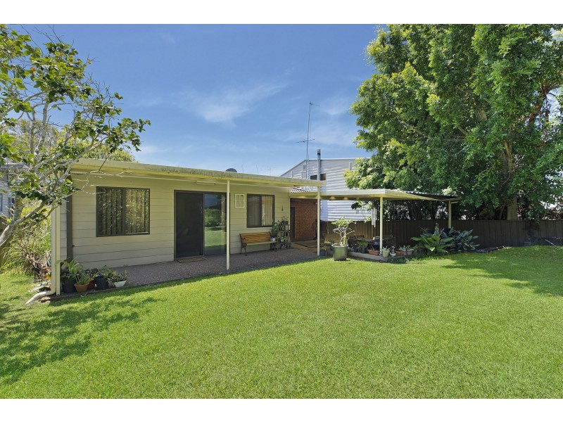 32 Audie Pde, Berkeley Vale NSW 2261