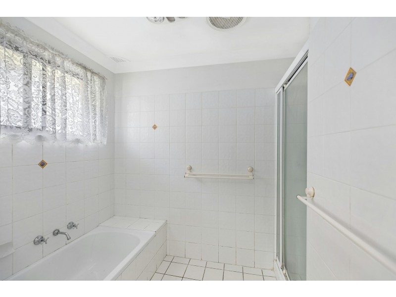 32 Audie Pde, Berkeley Vale NSW 2261