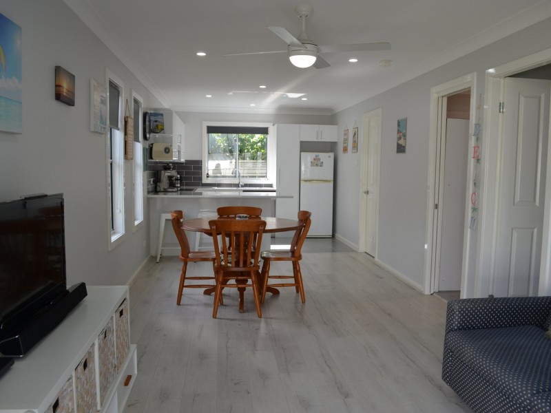 8a Cook Road, Killarney Vale NSW 2261