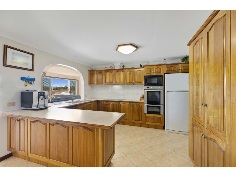 9 Premier Way, Bateau Bay NSW 2261