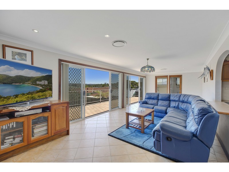9 Premier Way, Bateau Bay NSW 2261