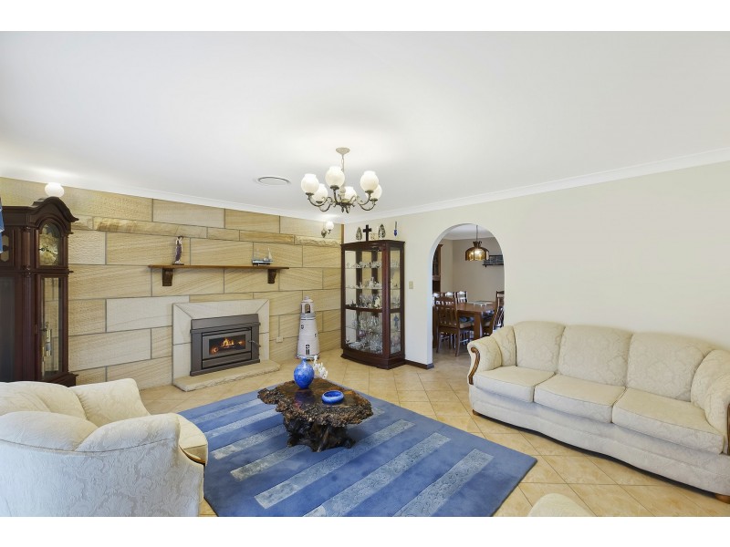 9 Premier Way, Bateau Bay NSW 2261