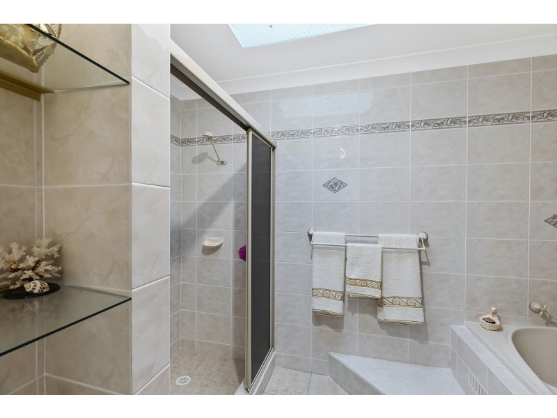 9 Premier Way, Bateau Bay NSW 2261