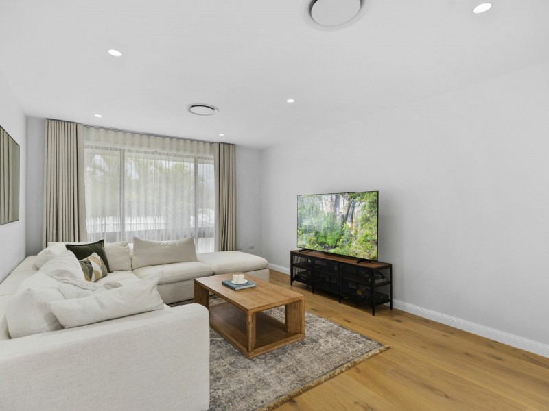 21 Pendant Parade, Killarney Vale NSW 2261