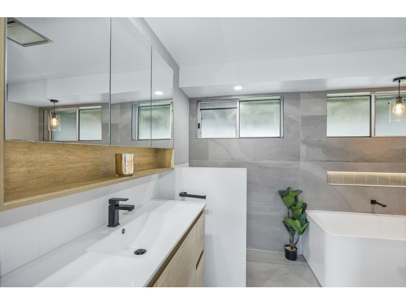 5 Ventura Avenue, Bateau Bay NSW 2261