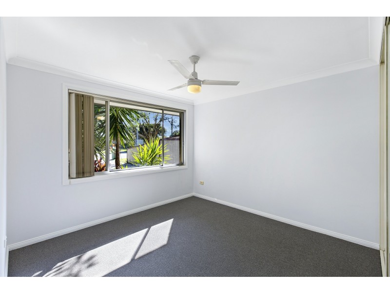21 Kerry Crescent, Berkeley Vale NSW 2261