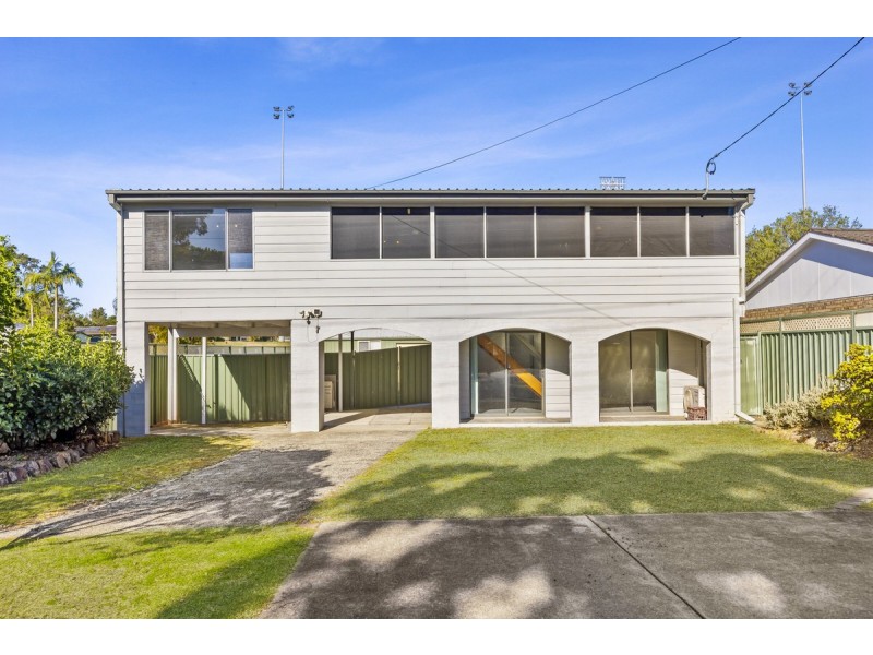 33 Mawson Drive, Killarney Vale NSW 2261