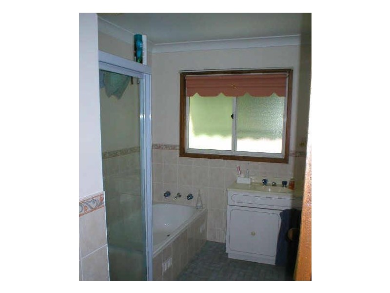 35 Wyong Road, Berkeley Vale NSW 2261