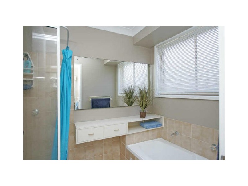 187 Cresthaven Avenue, Bateau Bay NSW 2261