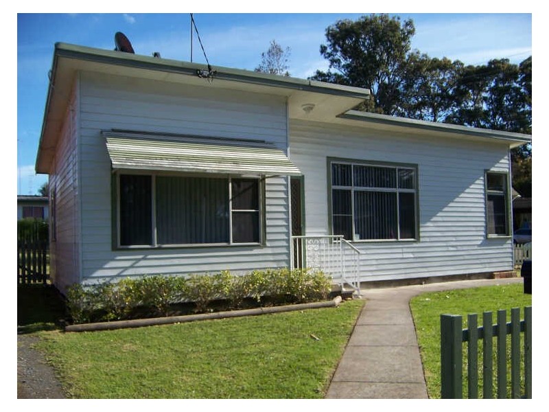 250 Lakedge Ave, Berkeley Vale NSW 2261