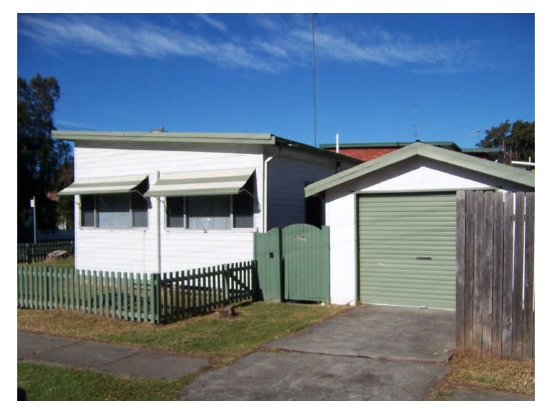 250 Lakedge Ave, Berkeley Vale NSW 2261