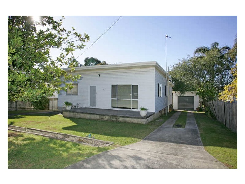 18 South Street, Killarney Vale NSW 2261