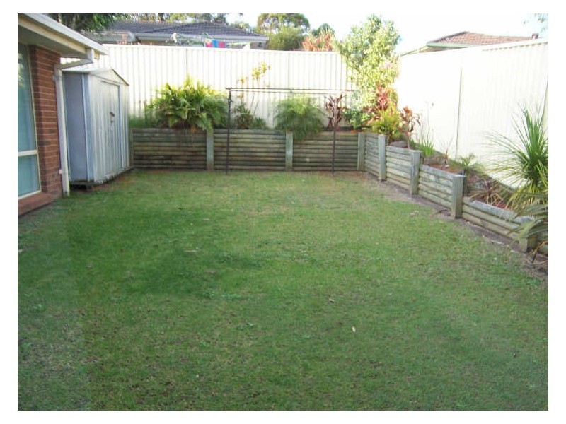 2/10 Bolton Street, Bateau Bay NSW 2261