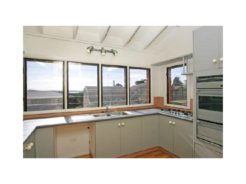 6 Keveer Close, Berkeley Vale NSW 2261