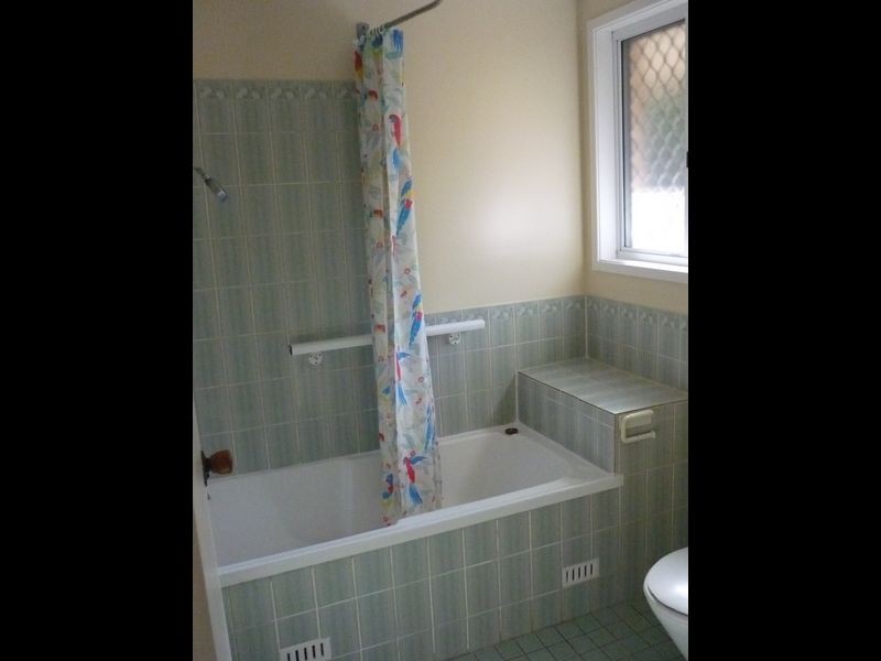 2 Oakhampton Court, Bateau Bay NSW 2261