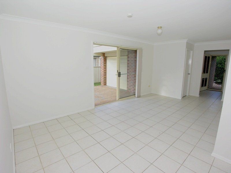 25 Lorraine Avenue, Berkeley Vale NSW 2261