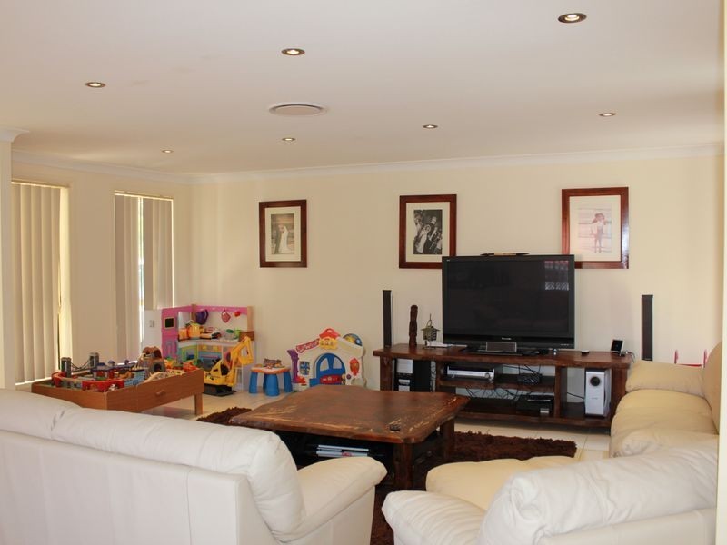 1/14 Debra Anne Drive, Bateau Bay NSW 2261